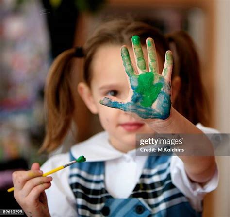 4 Girls Finger Painting stock videos and。